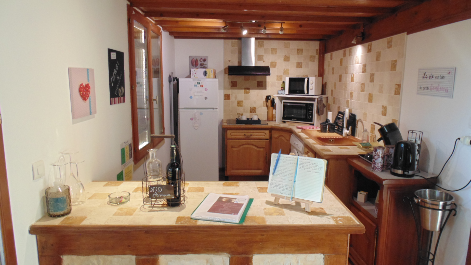 Cuisine équipée avec bar