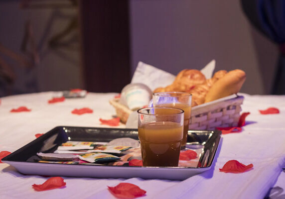 Plaisir et détente à deux en Dordogne autour d'un bon petit déjeuner